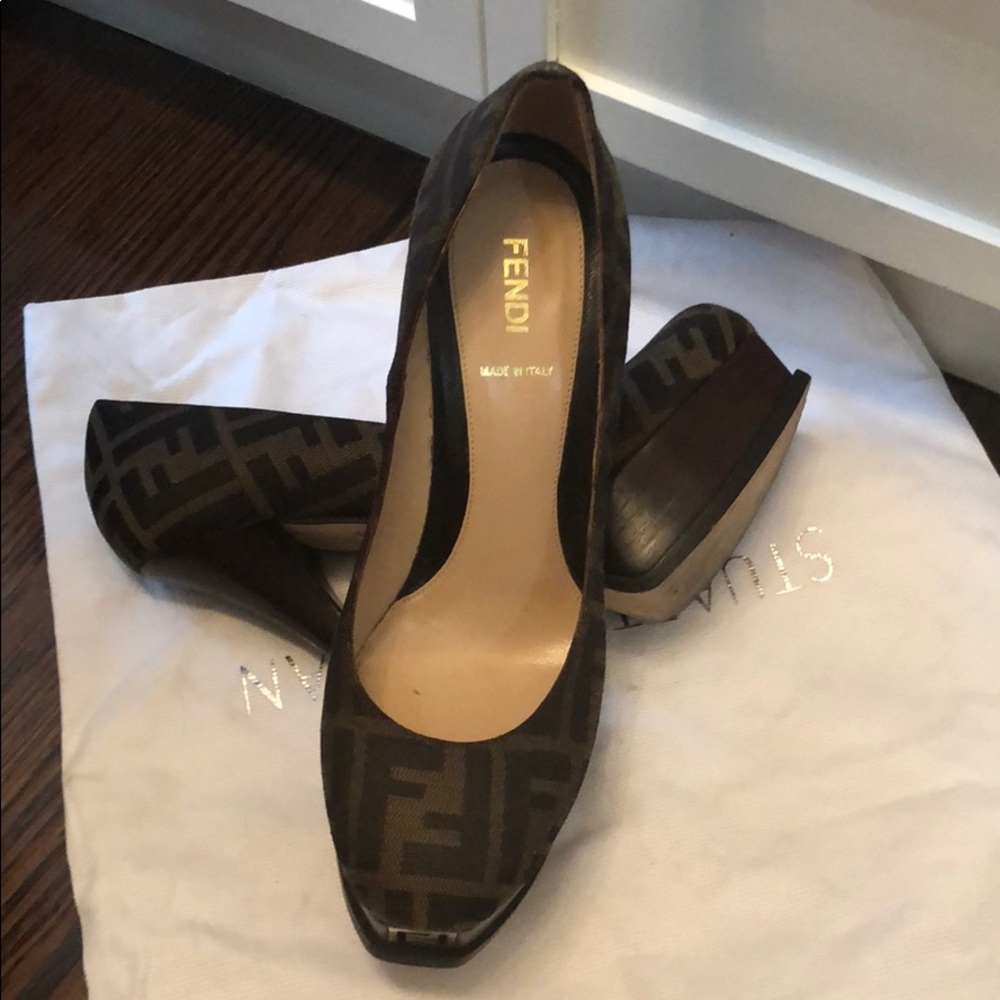 Fendi platform pumps